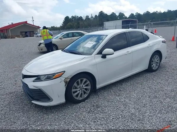 4T1C11AK2PU805271 2023 TOYOTA CAMRY - Image 2