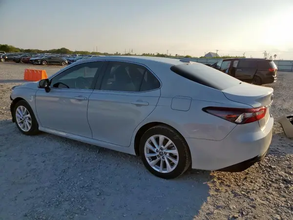 4T1C11AK2RU256576 2024 TOYOTA CAMRY - Image 2