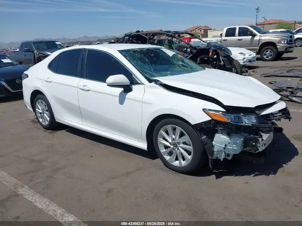 4T1C11AK2RU860306 2024 TOYOTA CAMRY - Image 1