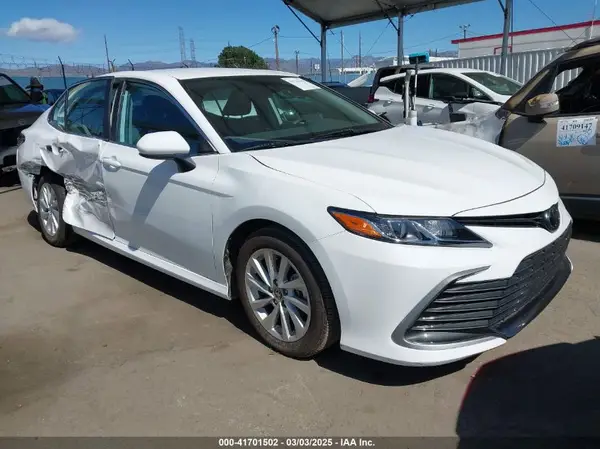 4T1C11AK2RU885187 2024 TOYOTA CAMRY - Image 1