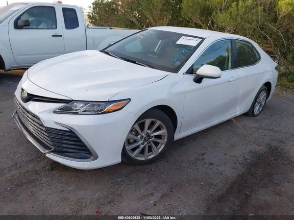 4T1C11AK2RU899865 2024 TOYOTA CAMRY - Image 2