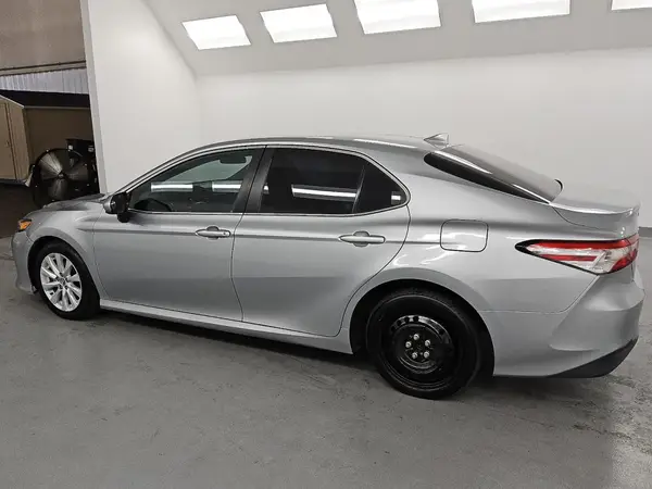 4T1C11AK3LU330420 2020 TOYOTA CAMRY - Image 2
