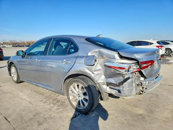 4T1C11AK3LU339201 2020 TOYOTA CAMRY - Image 2