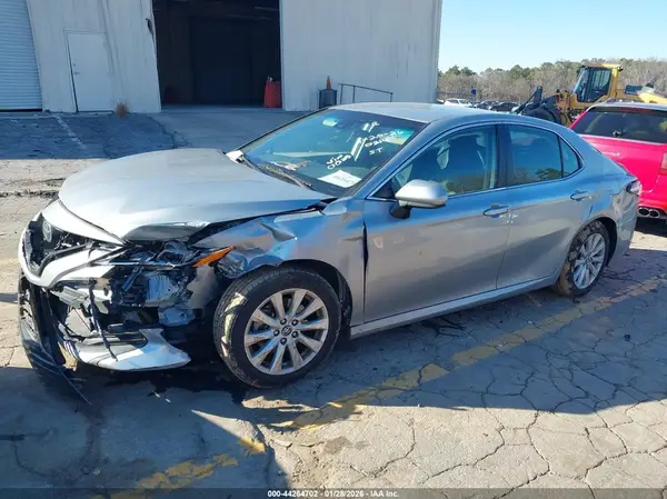 4T1C11AK3LU340025 2020 TOYOTA CAMRY - Image 2