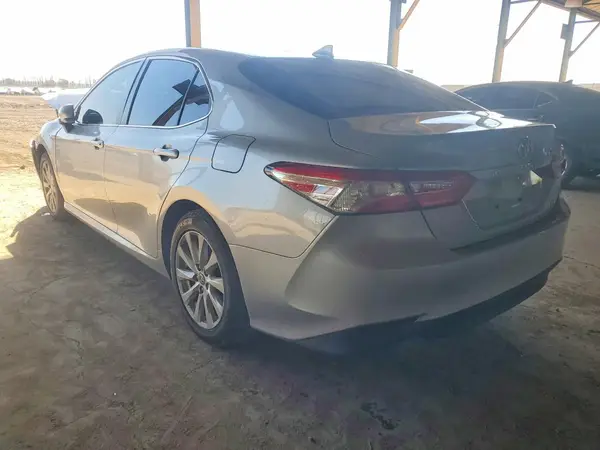 4T1C11AK3LU385370 2020 TOYOTA CAMRY - Image 2