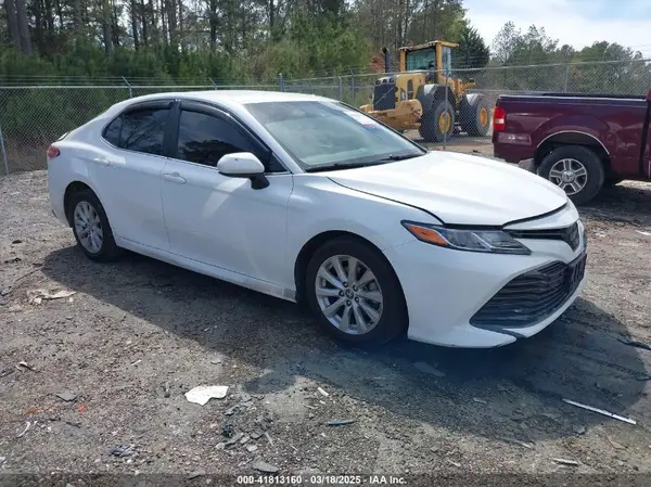 4T1C11AK3LU508682 2020 TOYOTA CAMRY - Image 1