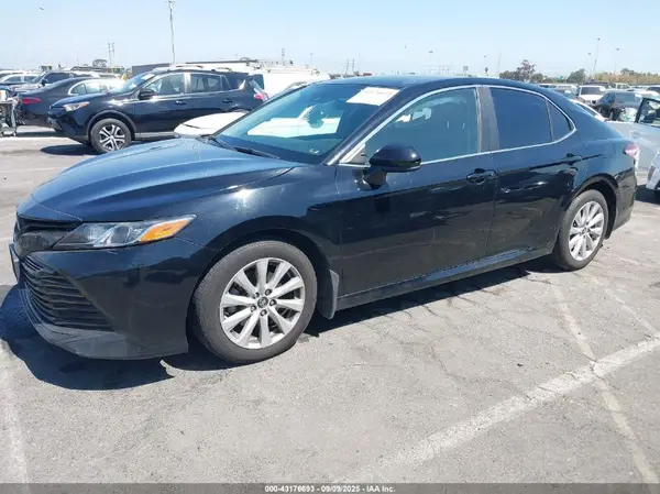 4T1C11AK3LU870026 2020 TOYOTA CAMRY - Image 2