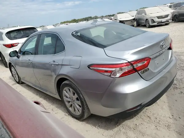 4T1C11AK3LU886386 2020 TOYOTA CAMRY - Image 2
