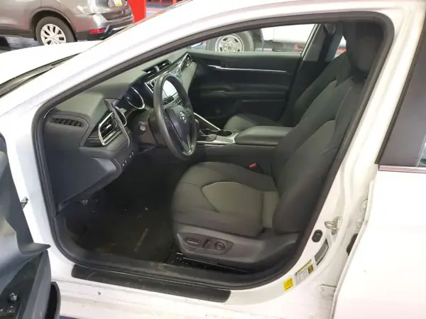 4T1C11AK3LU887795 2020 TOYOTA CAMRY - Image 2