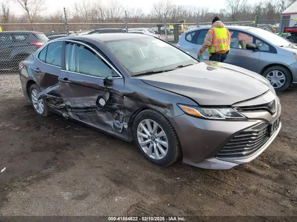 4T1C11AK3LU917815 2020 TOYOTA CAMRY - Image 1
