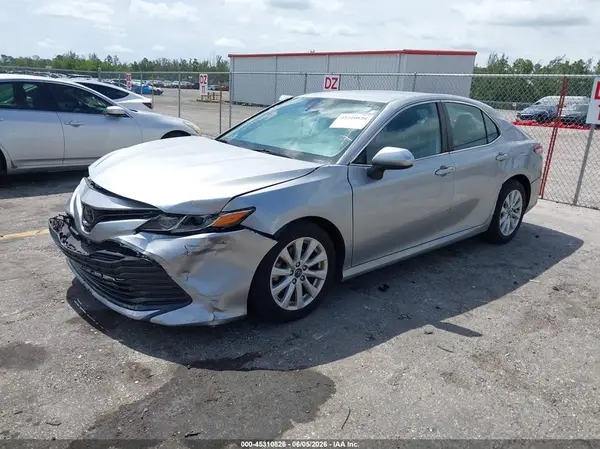 4T1C11AK3LU935781 2020 TOYOTA CAMRY - Image 2