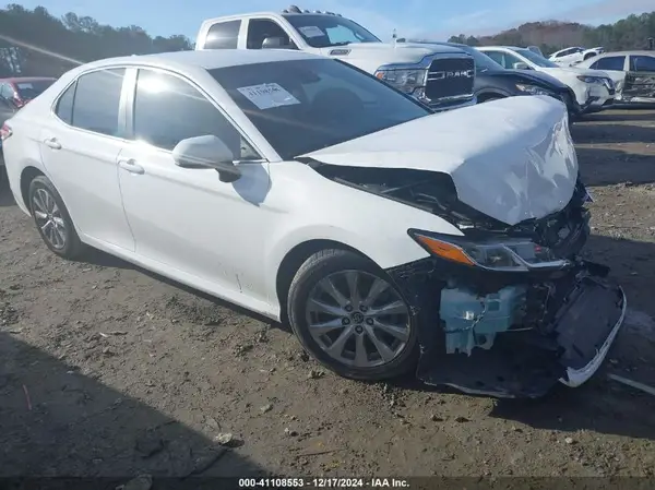 4T1C11AK3LU944318 2020 TOYOTA CAMRY - Image 1