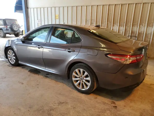 4T1C11AK3LU947963 2020 TOYOTA CAMRY - Image 2