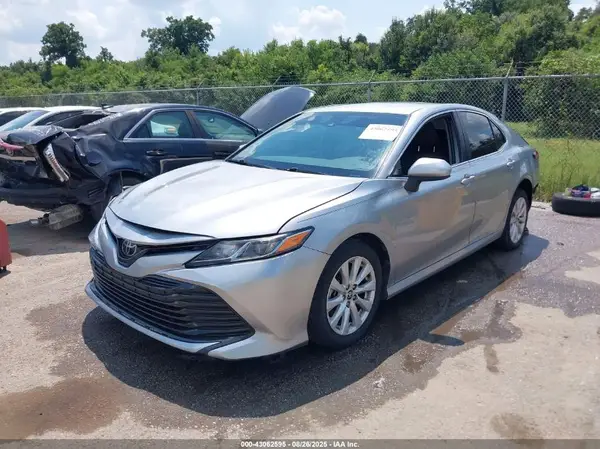 4T1C11AK3LU952905 2020 TOYOTA CAMRY - Image 2