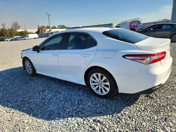 4T1C11AK3LU960566 2020 TOYOTA CAMRY - Image 2