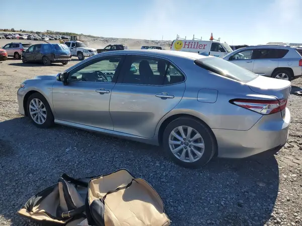 4T1C11AK3LU975682 2020 TOYOTA CAMRY - Image 2
