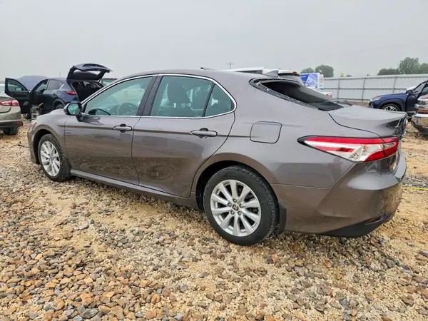 4T1C11AK3LU977142 2020 TOYOTA CAMRY - Image 2