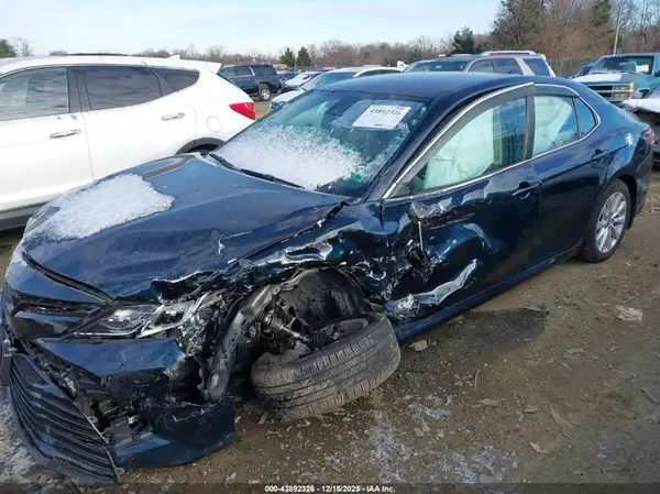 4T1C11AK3LU980235 2020 TOYOTA CAMRY - Image 2