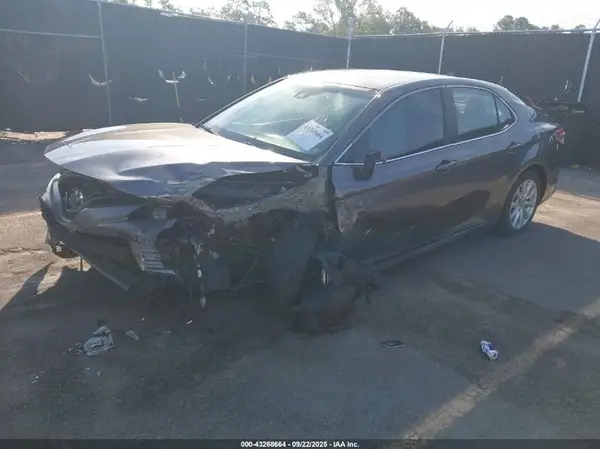 4T1C11AK3LU990022 2020 TOYOTA CAMRY - Image 2