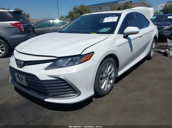 4T1C11AK3MU413119 2021 TOYOTA CAMRY - Image 2