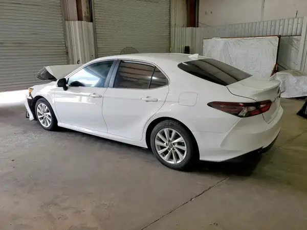 4T1C11AK3MU413721 2021 TOYOTA CAMRY - Image 2
