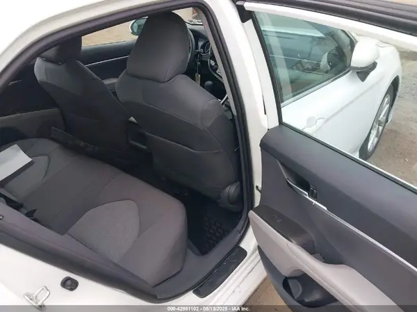 4T1C11AK3MU424931 2021 TOYOTA CAMRY - Image 8