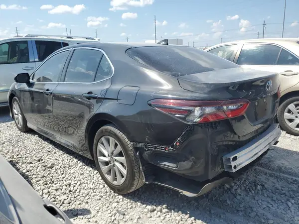 4T1C11AK3MU430065 2021 TOYOTA CAMRY - Image 2