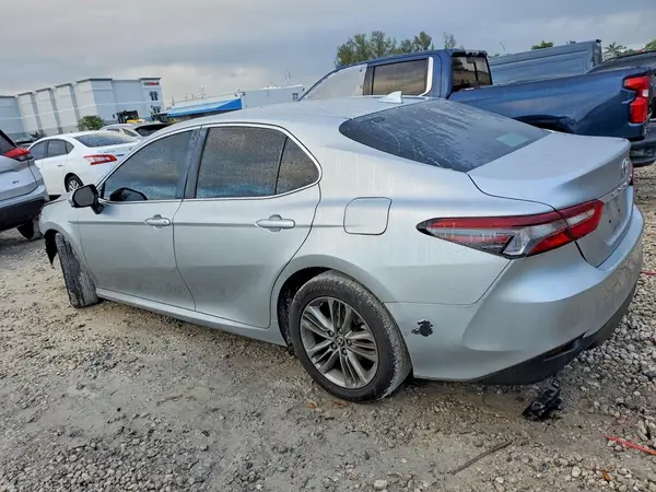 4T1C11AK3MU437727 2021 TOYOTA CAMRY - Image 2