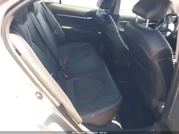 4T1C11AK3MU440014 2021 TOYOTA CAMRY - Image 8