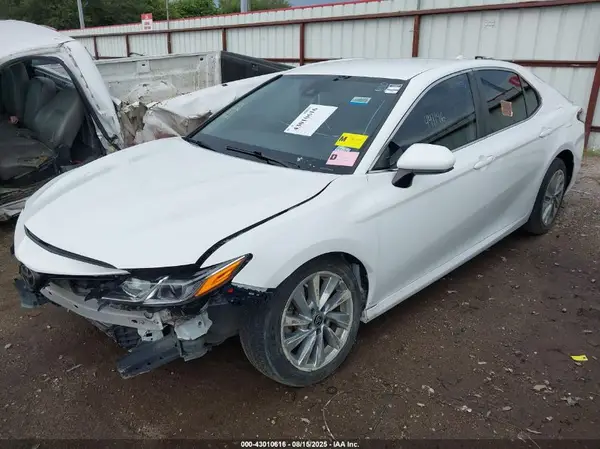 4T1C11AK3MU441146 2021 TOYOTA CAMRY - Image 2