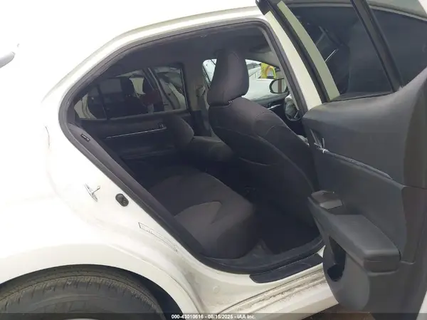 4T1C11AK3MU441146 2021 TOYOTA CAMRY - Image 8