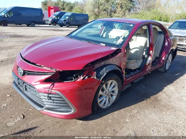 4T1C11AK3MU443057 2021 TOYOTA CAMRY - Image 2