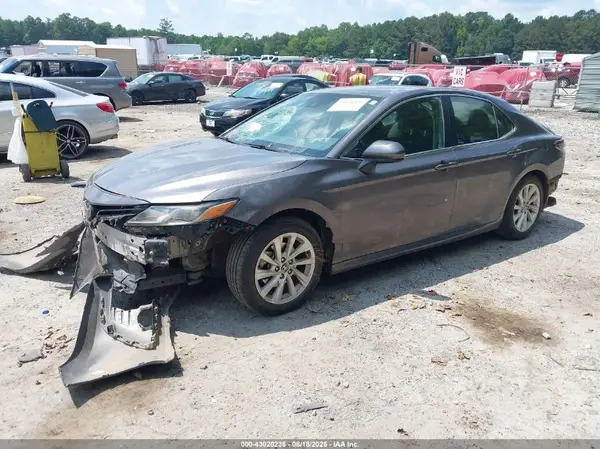 4T1C11AK3MU447948 2021 TOYOTA CAMRY - Image 2