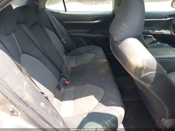 4T1C11AK3MU447948 2021 TOYOTA CAMRY - Image 8