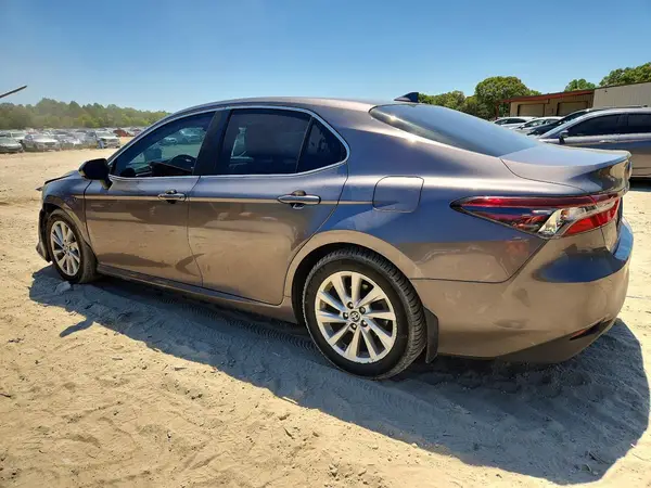 4T1C11AK3MU449683 2021 TOYOTA CAMRY - Image 2