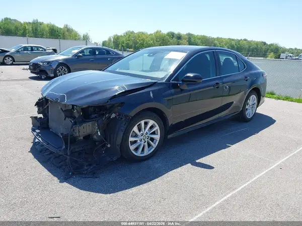 4T1C11AK3MU456388 2021 TOYOTA CAMRY - Image 2