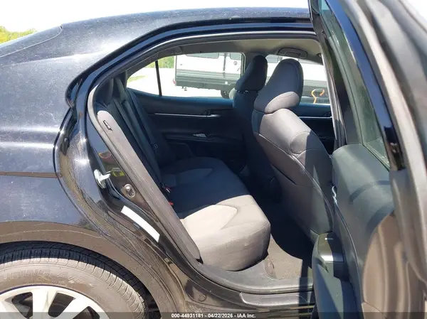 4T1C11AK3MU456388 2021 TOYOTA CAMRY - Image 8