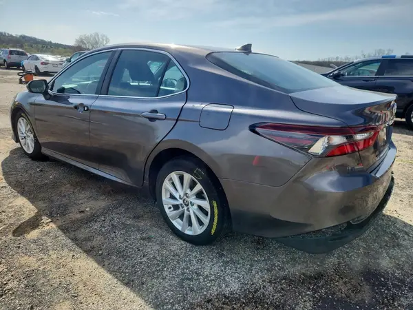 4T1C11AK3MU461462 2021 TOYOTA CAMRY - Image 2