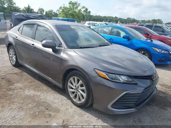 4T1C11AK3MU465429 2021 TOYOTA CAMRY - Image 1