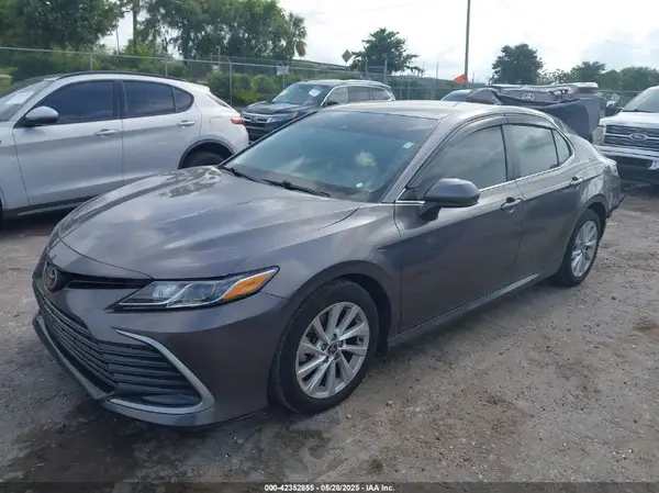 4T1C11AK3MU465429 2021 TOYOTA CAMRY - Image 2