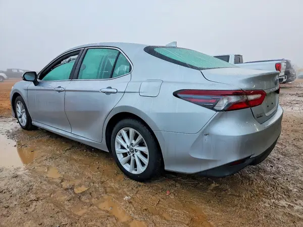 4T1C11AK3MU470159 2021 TOYOTA CAMRY - Image 2