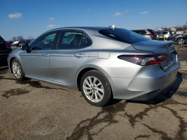 4T1C11AK3MU476026 2021 TOYOTA CAMRY - Image 2