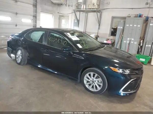 4T1C11AK3MU481310 2021 TOYOTA CAMRY - Image 1