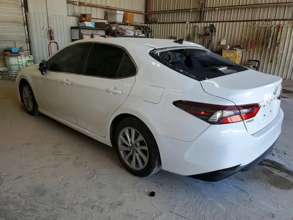 4T1C11AK3MU483431 2021 TOYOTA CAMRY - Image 2
