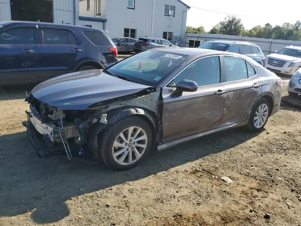 4T1C11AK3MU496129 2021 TOYOTA CAMRY - Image 1