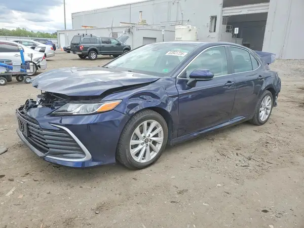 4T1C11AK3MU496163 2021 TOYOTA CAMRY - Image 1