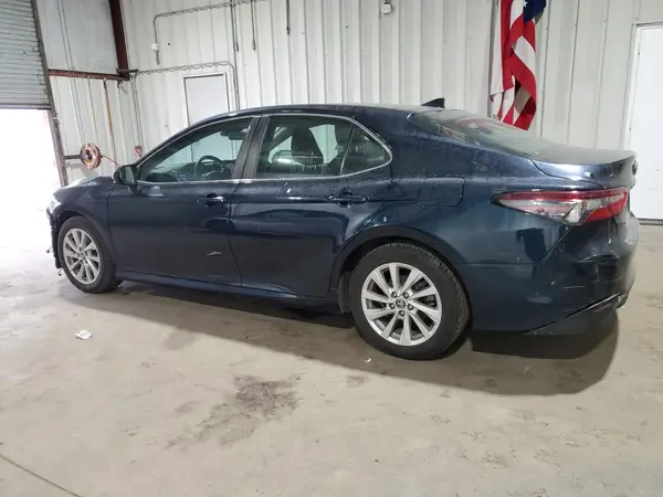 4T1C11AK3MU512281 2021 TOYOTA CAMRY - Image 2