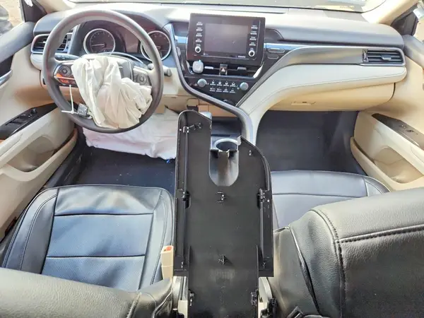 4T1C11AK3MU517027 2021 TOYOTA CAMRY - Image 8