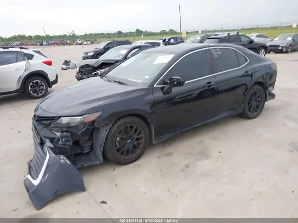 4T1C11AK3MU519215 2021 TOYOTA CAMRY - Image 2