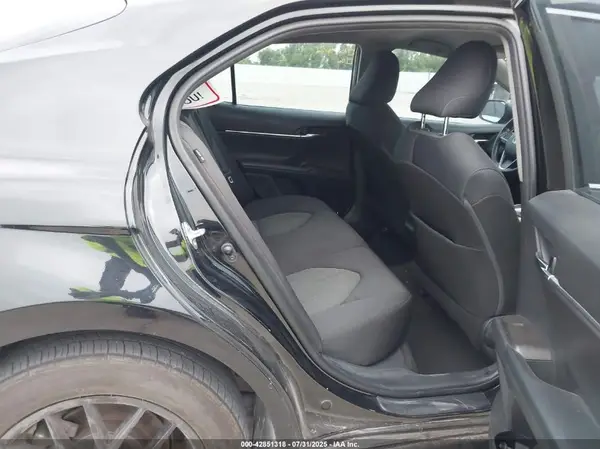 4T1C11AK3MU519215 2021 TOYOTA CAMRY - Image 8